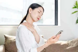 肩こりの女性